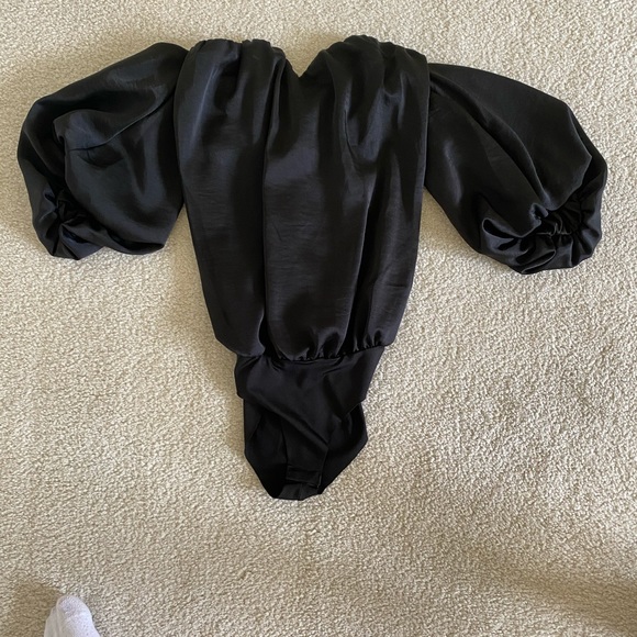 Nasty Gal puff sleeve bodysuit - Picture 2 of 3
